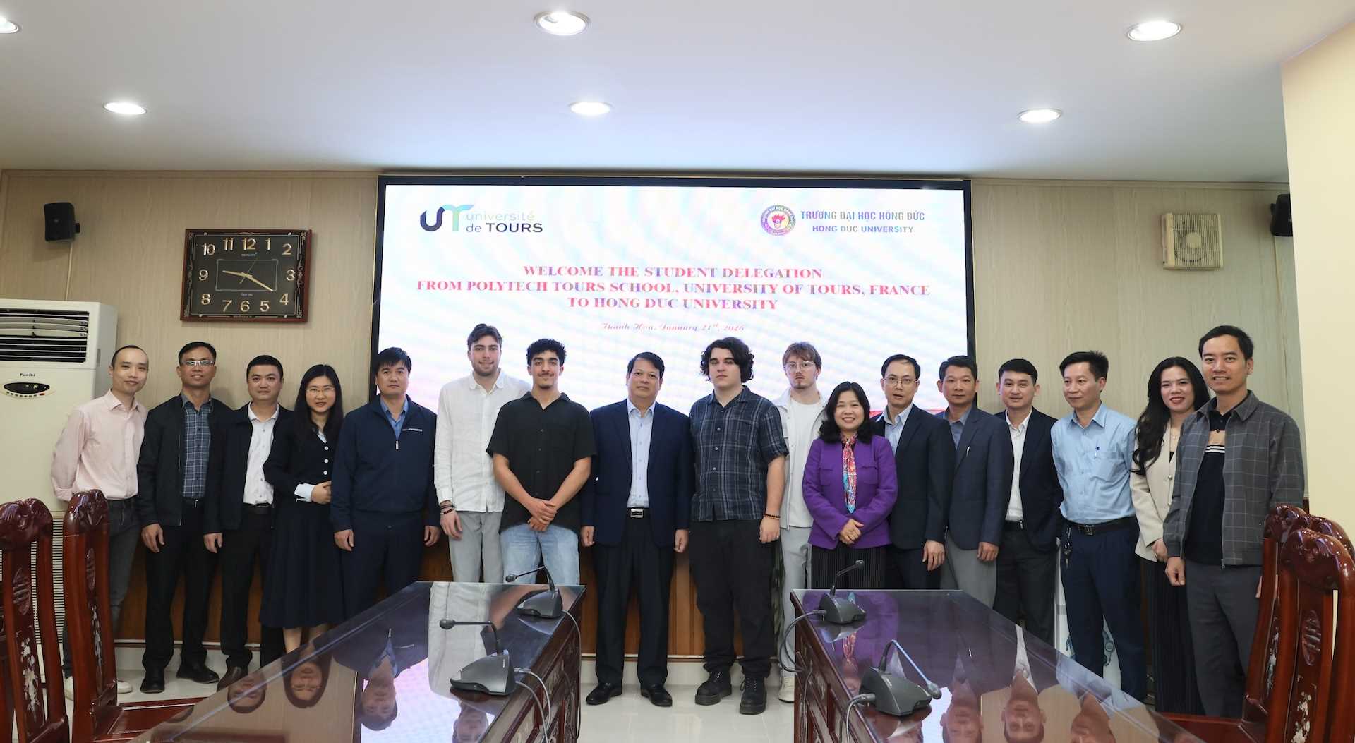 Tăng cường hợp tác giáo dục – nghiên cứu giữa Trường Đại học Hồng Đức và Trường Polytech Tours (Cộng hoà Pháp)